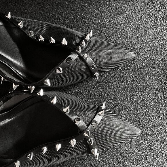 Steve Madden Women's "Lupton" Black Mesh Pointed-Toe Studded Pumps Size: 9 - Picture 3 of 7